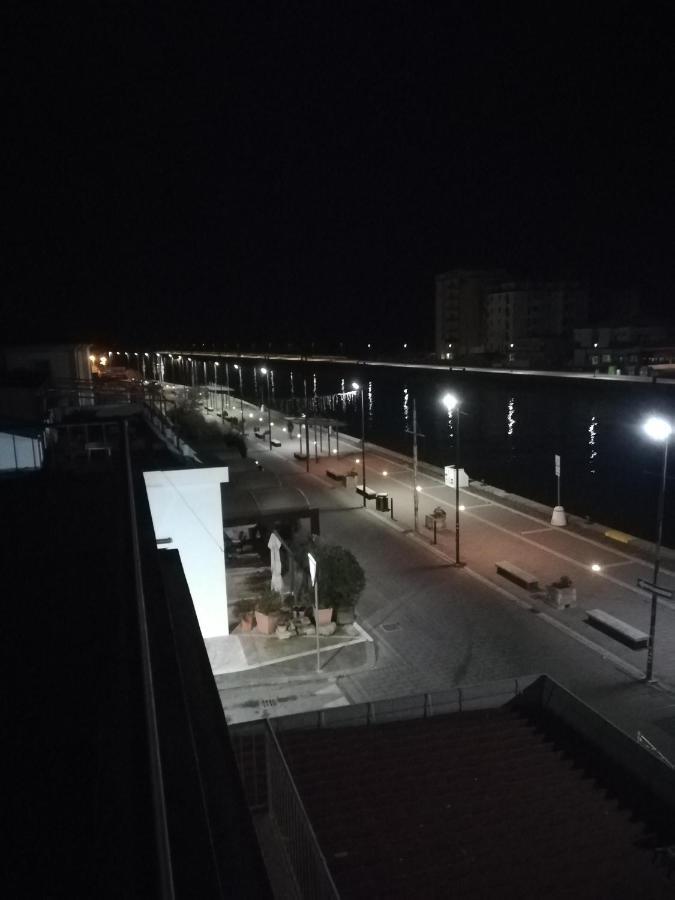 B&B Traghetto 加里波第港 外观 照片