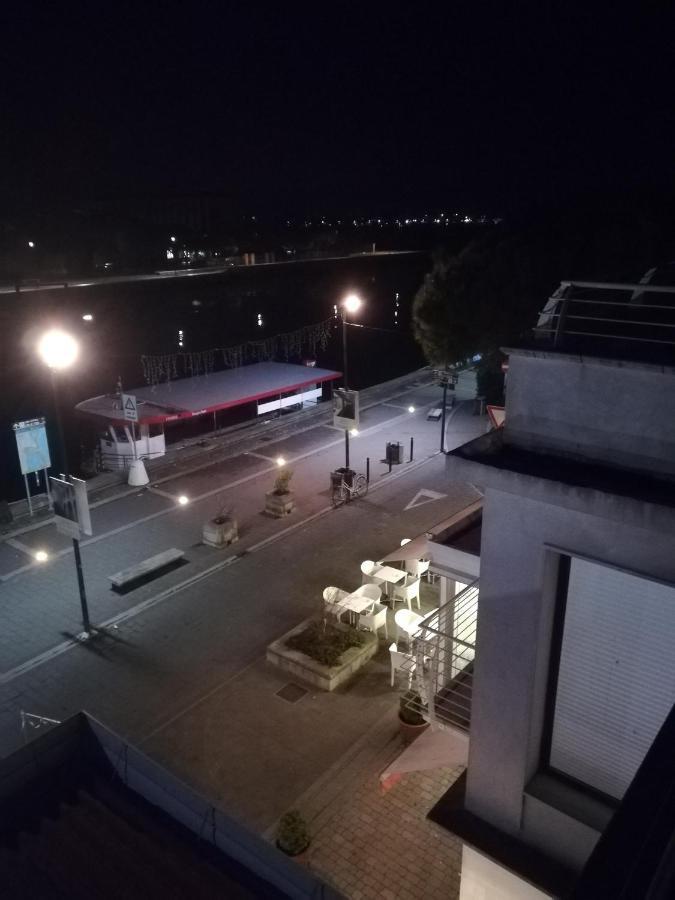 B&B Traghetto 加里波第港 外观 照片